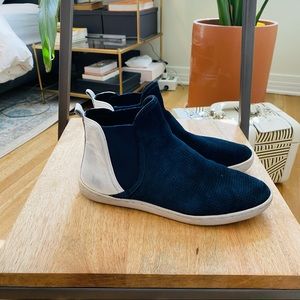 A7EIJE Suede and Leather Slip-On Sneakers